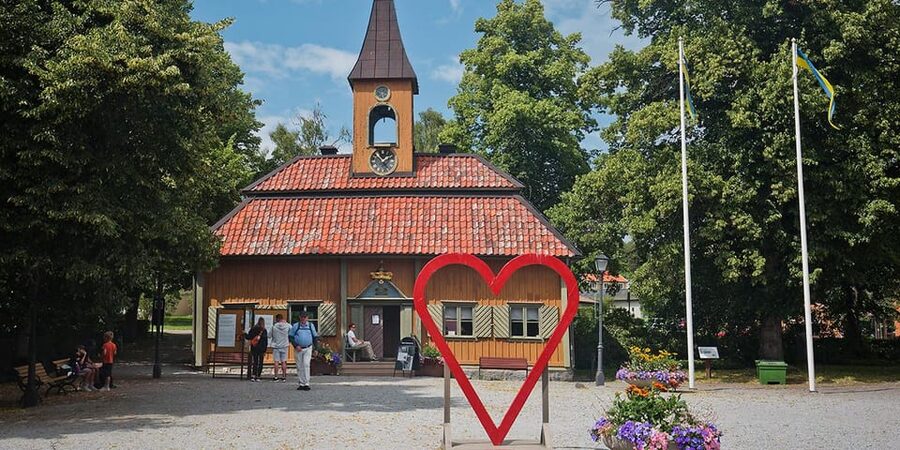 Stockholm: Sigtuna Guided Boat Tour with Optional Museum - Boarding at M/S Evert Taube: why this start matters