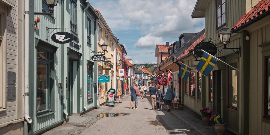 Stockholm: Sigtuna Guided Boat Tour with Optional Museum - Arriving in Sigtuna: founded in 980 and built for wandering