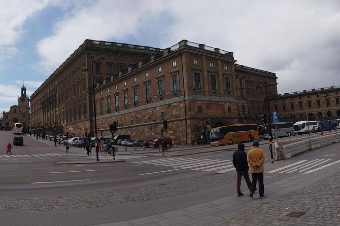 Stockholm Top attractions all-inclusive Gran Tour - Riddarholmen: quick stop, strong views