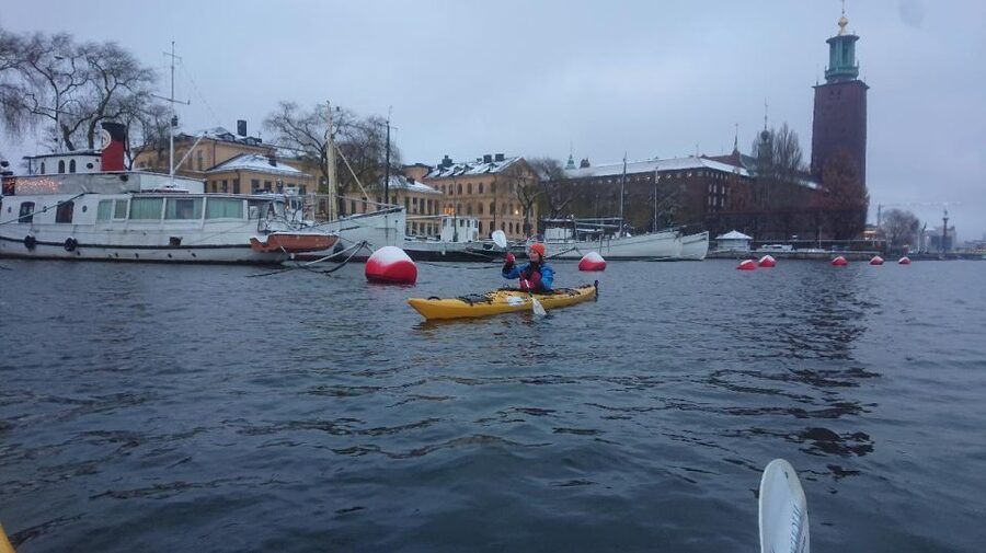 Stockholm: Winter City Kayaking Tour - Warm lunch or fika: where the tour stops being about survival