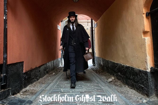 The Original Stockholm Ghost Walk and Historical Tour - Gamla Stan - What you’ll see: alleys, courtyards, and the places most visitors miss