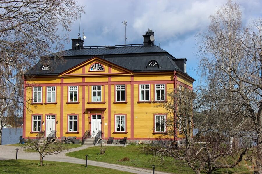 Vaxholm & Stockholm Archipelago: Guided Excursion, Day Trip - Lunch and fika: how to eat like a local without wasting money
