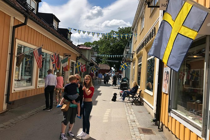 Viking History, Runes & Countryside 9h Tour to Sigtuna & Uppsala - Uppsala Domkyrka and Old Town: cathedral time without rushing everything
