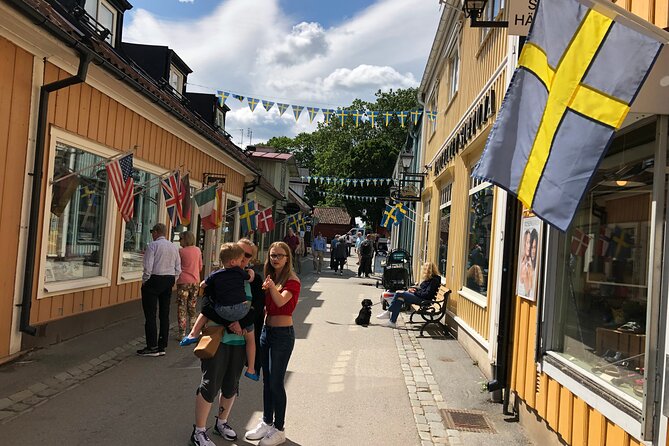 Viking History Small Group Tour from Stockholm: Half Day Including Sigtuna - Guides you might meet, and why their style matters
