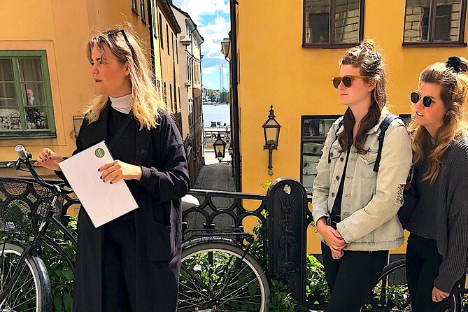 Walking Tour of Stockholm's Old Town, Gamla Stan - Prästgatan and Mynttorget: cobblestones, color, and the city’s daily rhythm