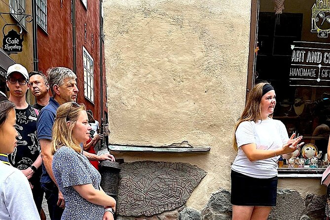 Walking Tour of Stockholm's Old Town, Gamla Stan - Mårten Trotzigs gränd: Europe’s narrowest alleyway