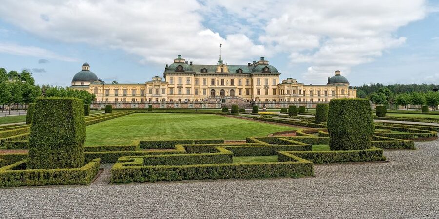 Welcome to Stockholm: Private Tour with a Local - What you’ll actually see: palaces, churches, avenues, and canal views