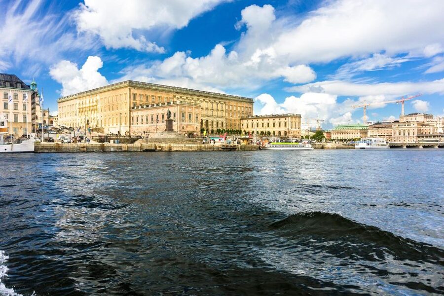 World War II Stockholm Old Town Walking Tour and Army Museum - Starting at the Lars Johan Hierta Monument (and Why That Matters)